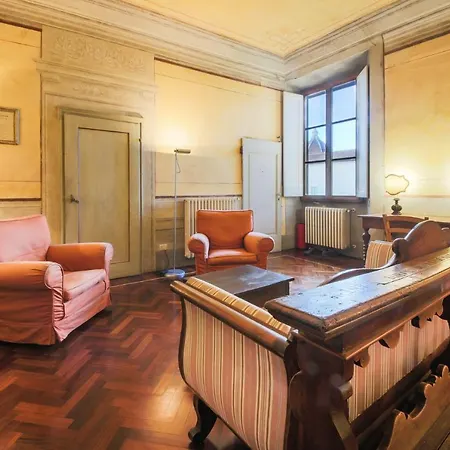 Florence- Borgo Pinti With Frescoes Флоренция