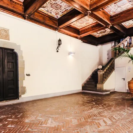 Florence- Borgo Pinti With Frescoes Апартаменты *
