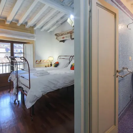 Florence- Borgo Pinti With Frescoes Апартаменты